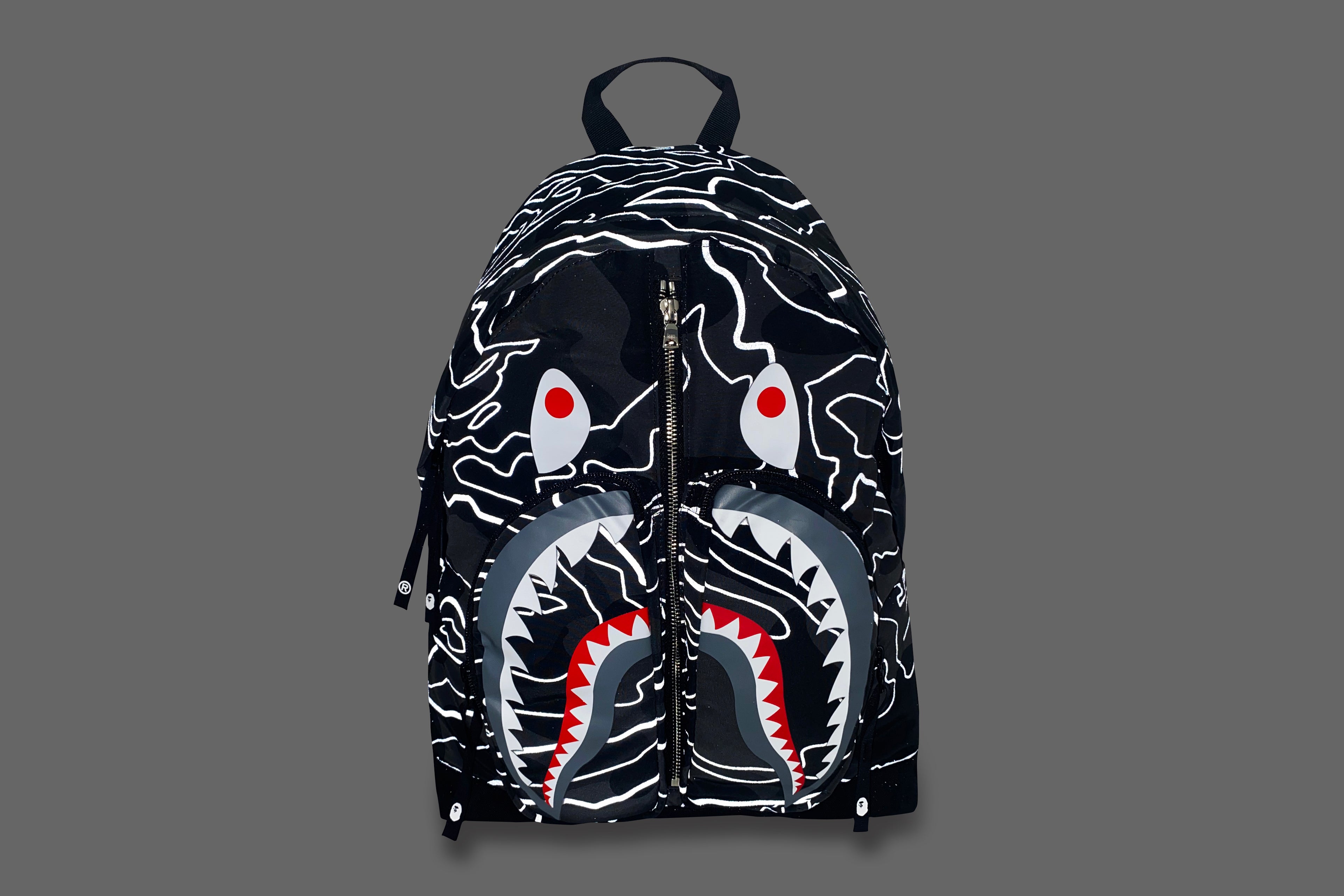 LAYERED LINE CAMO SHARK DAYPACK