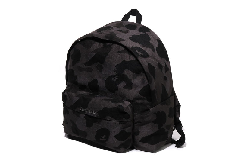 SOLID CAMO JACQUARD DAYPACK