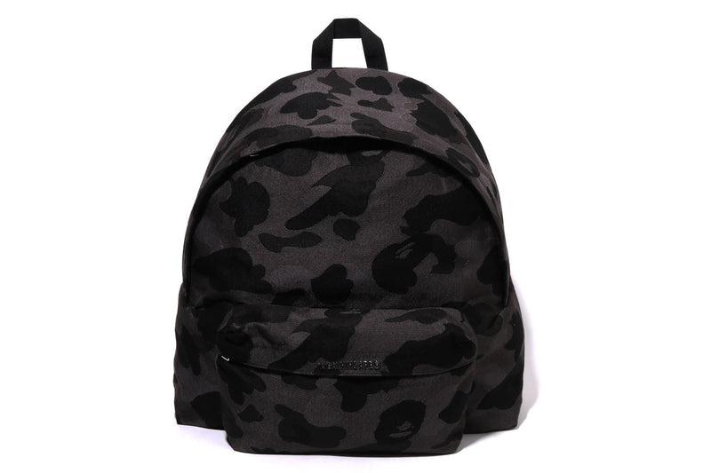 SOLID CAMO JACQUARD DAYPACK