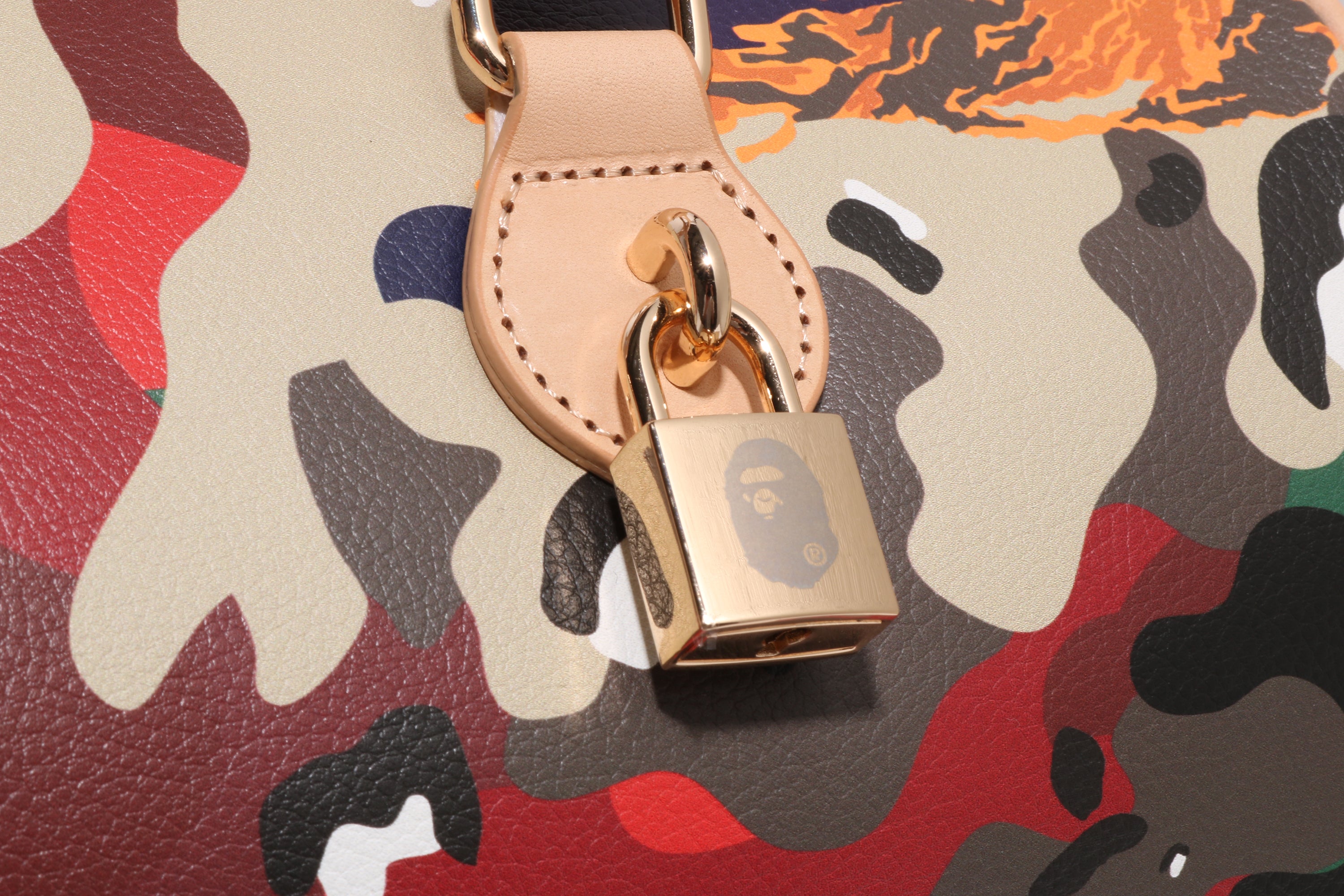 A BATHING APE® Hybrid Camo Medium Boston Bag | Bape official