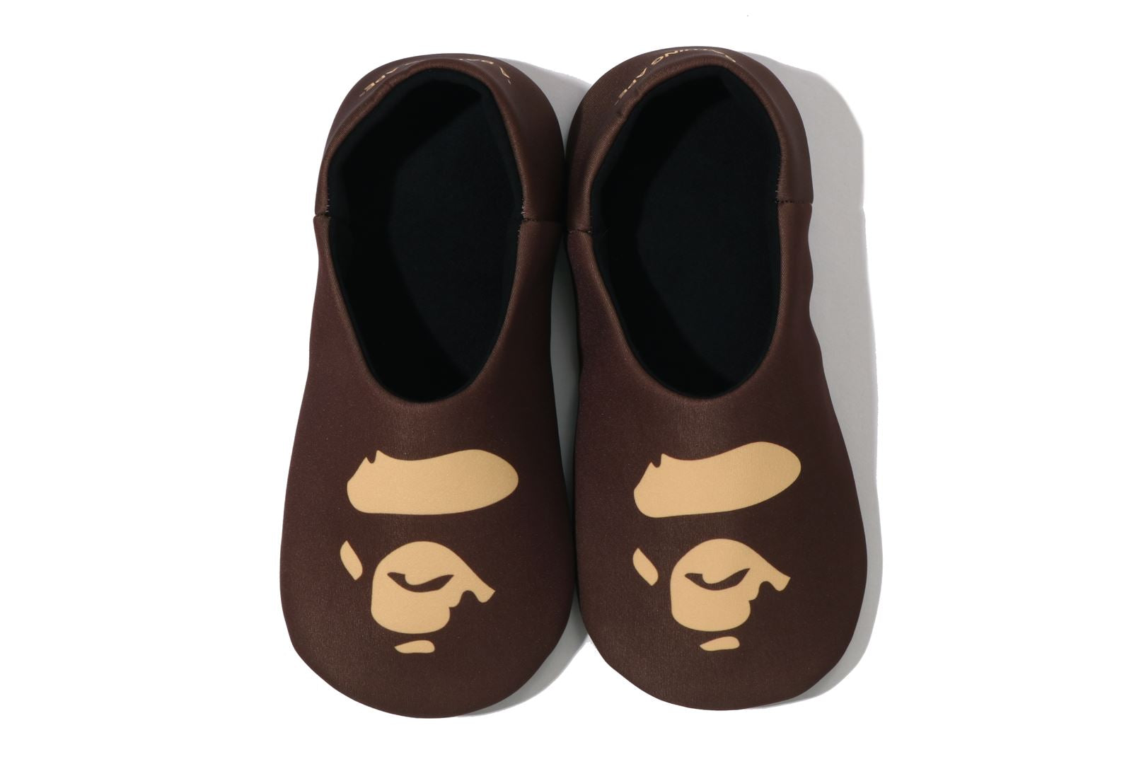 A BATHING APE ×  SLIPPER BAPE US8 A BATHING APE® Ape Head Slippers ＆ Pouch Set | Bape official