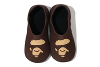 APE HEAD SLIPPERS & POUCH SET