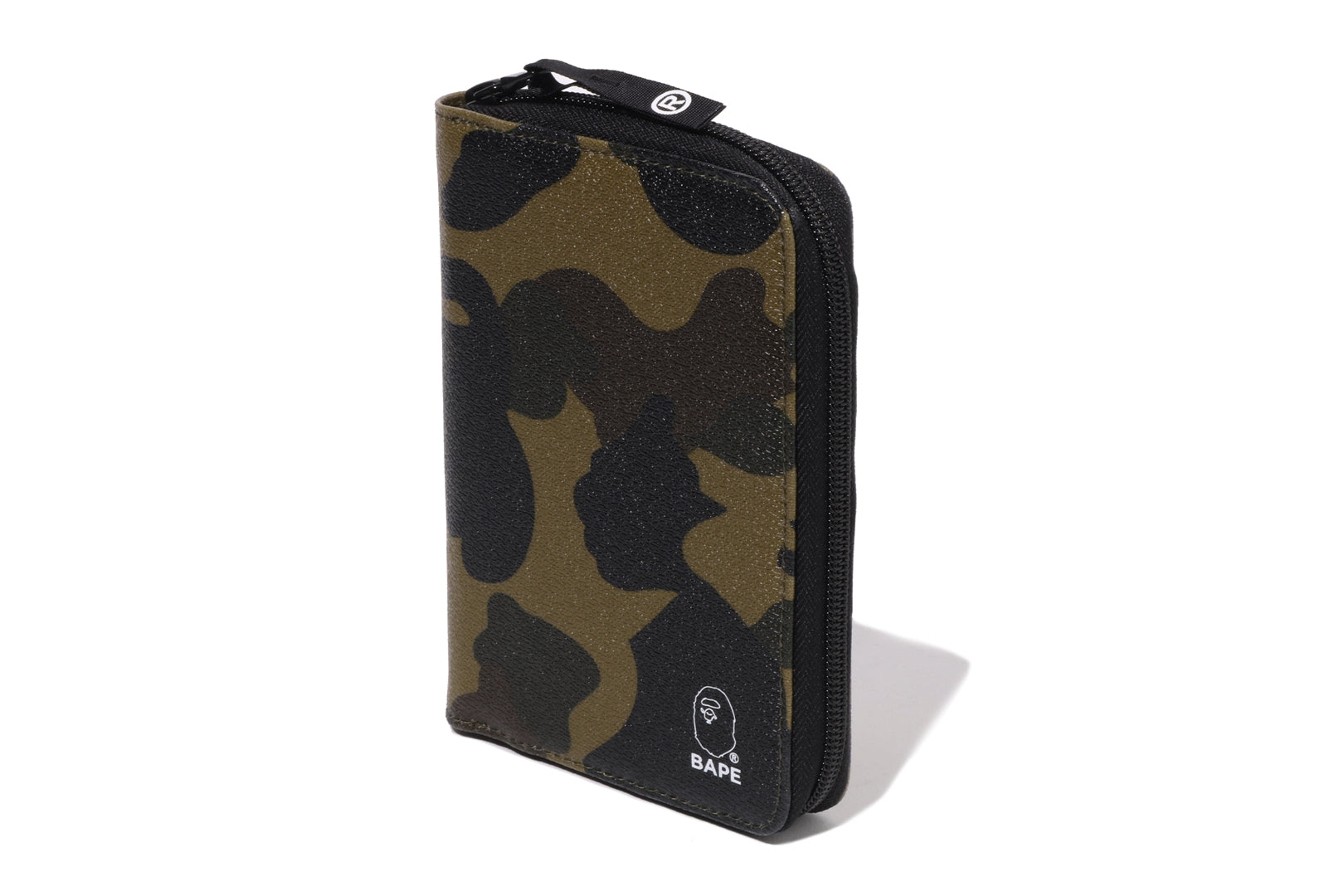 A BATHING APE × PORTER 1st Camo パスポートケース A BATHING APE® 1st Camo Passport Case M Travel | Bape official