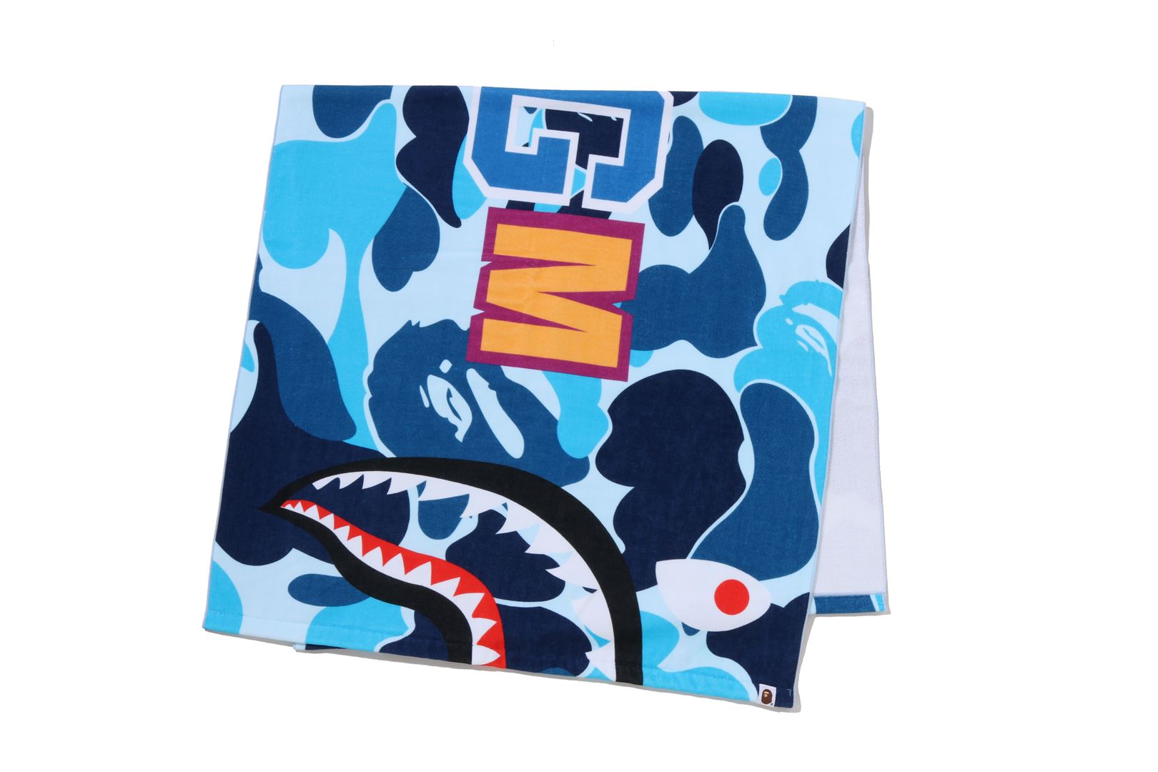A BATHING APE® Abc Camo Shark Beach Towel | Bape official website