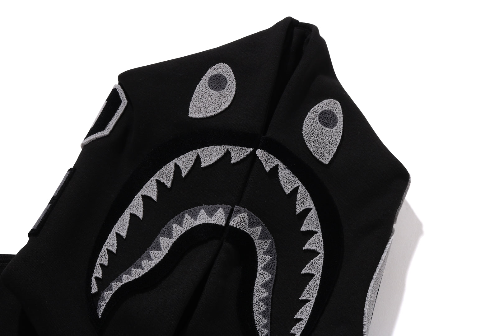 A BATHING APE® Shark Logo Relaxed Fit Pullover | Bape official
