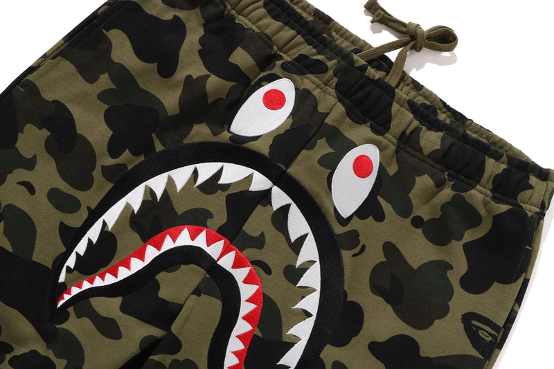 1ST CAMO SHARK SWEATPANTS