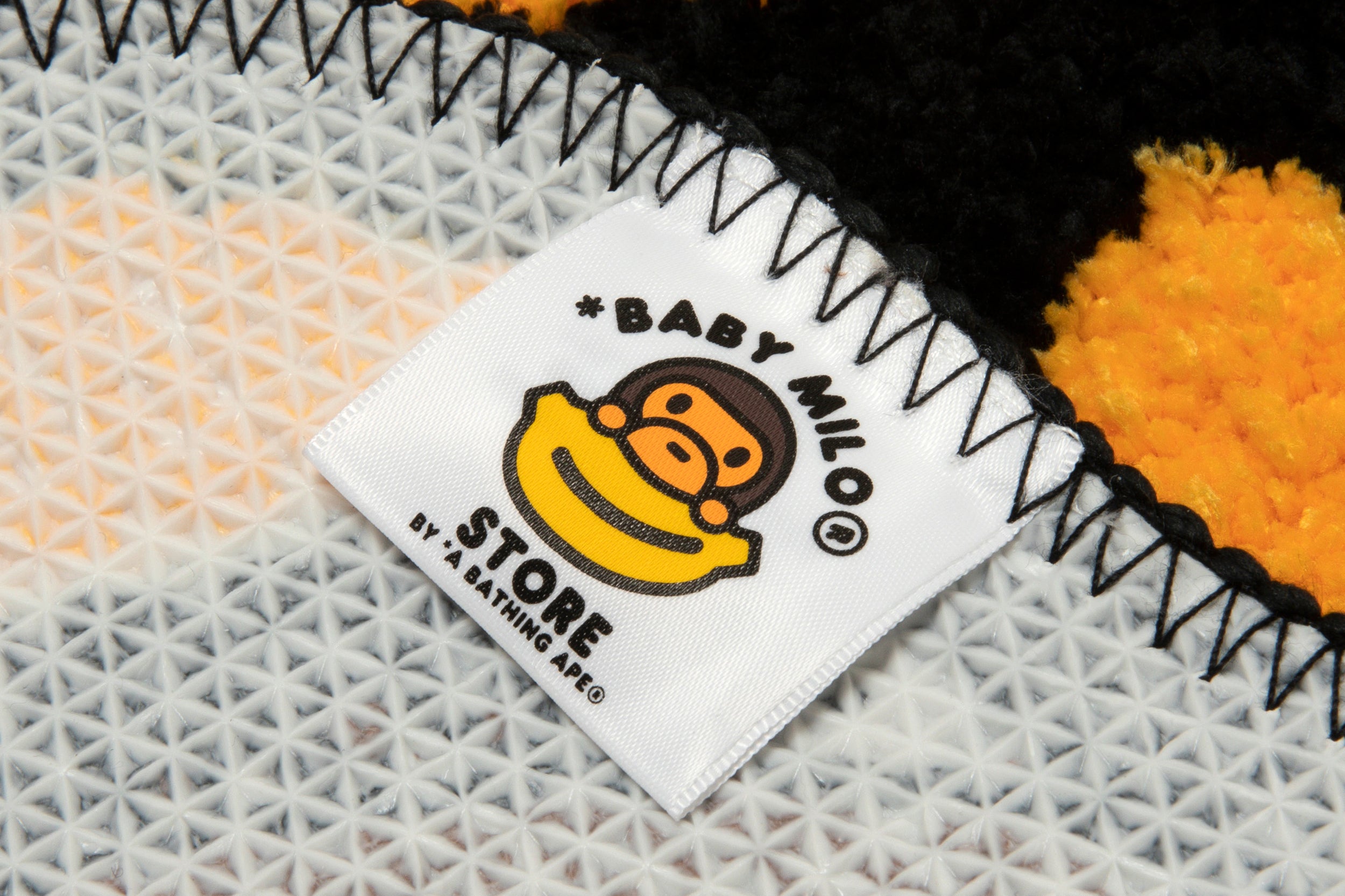 即発送 極少 25SS BAPE BABY MILO HAMBURGER RUG BABY MILO® STORE Hamburger-shaped carpet | Bape official website