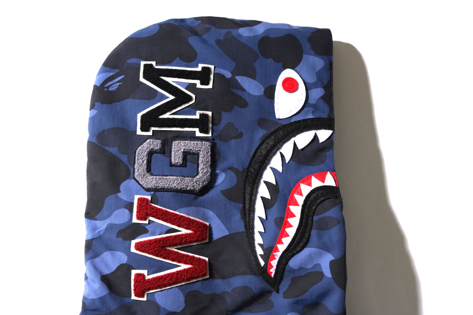 COLOR CAMO SHARK SNOWBOARD DOWN JACKET – uk.bape.com