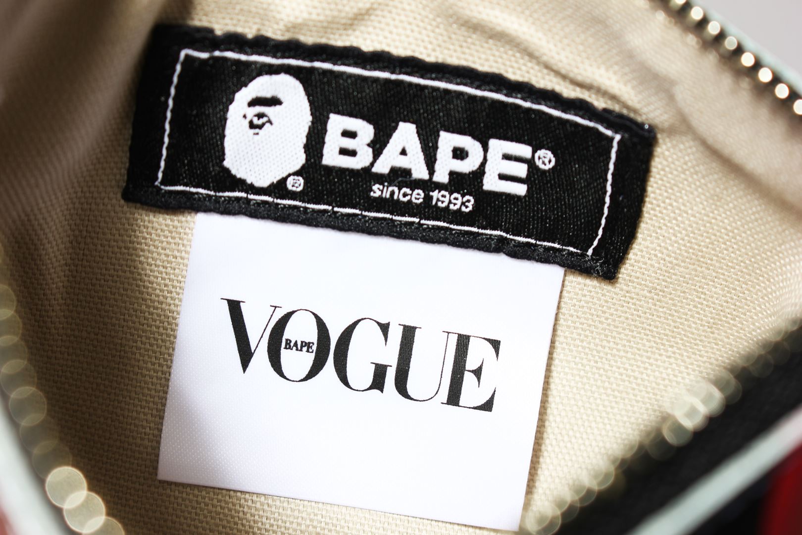 オンライン完売品 VOGUE×BAPE コラボポーチ オンライン限定商品販壳