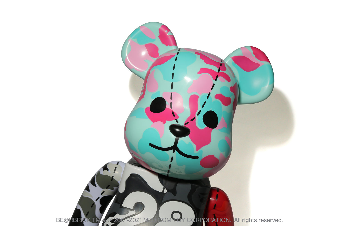 A BATHING APE® 28TH ANNIVERSARY BE@RBRICK BAPE CAMO 1000