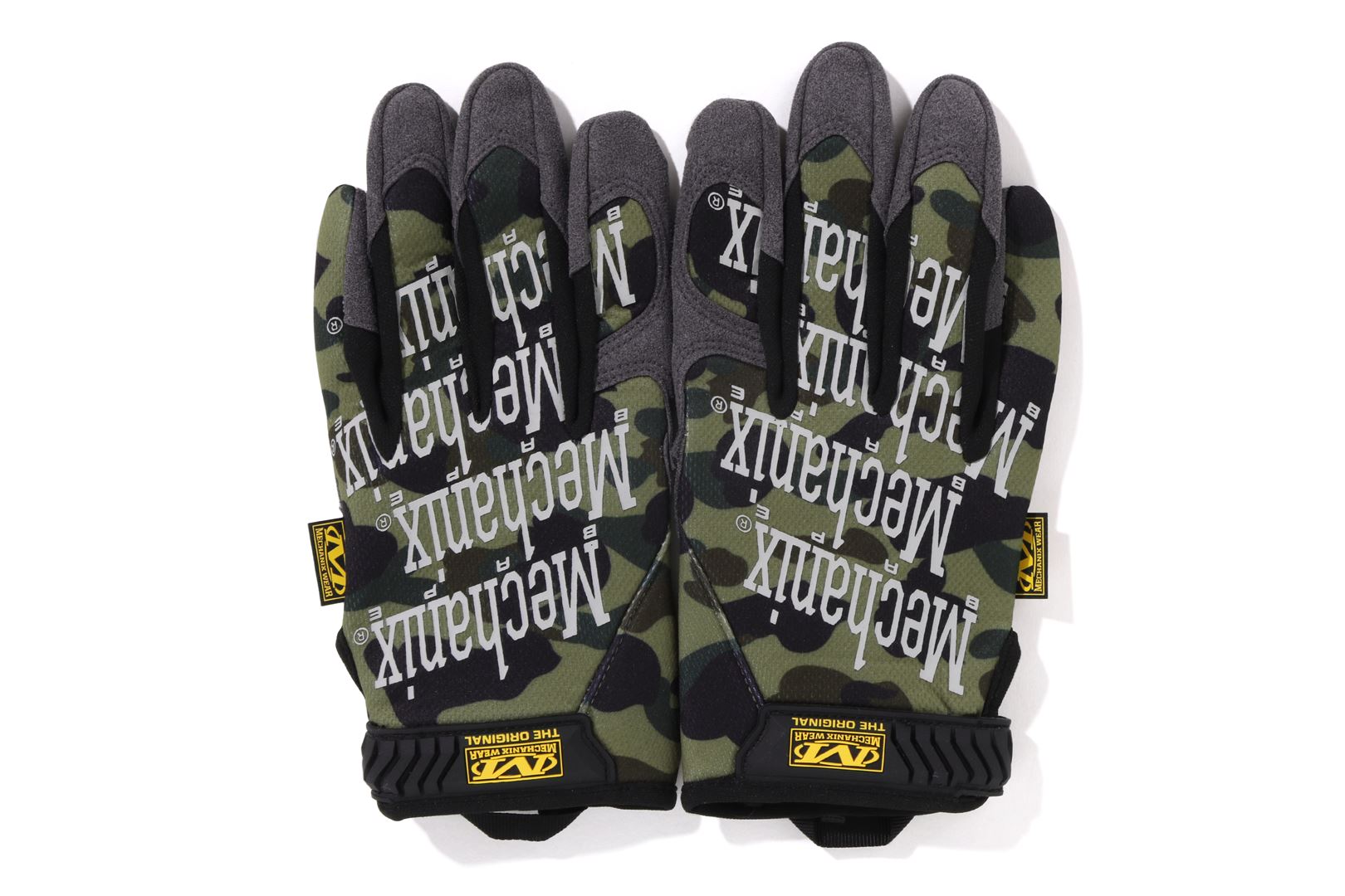 A BATHING APE® 1st Camo Mechanix Wear Gloves