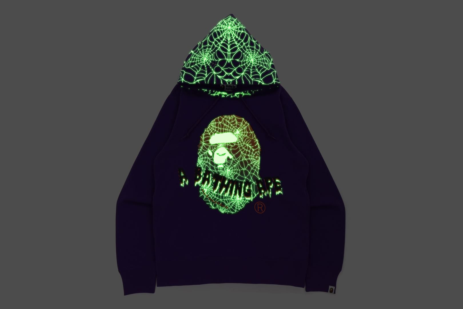 HALLOWEEN APE HEAD GLOW IN THE DARK PULLOVER HOODIE – uk.bape.com